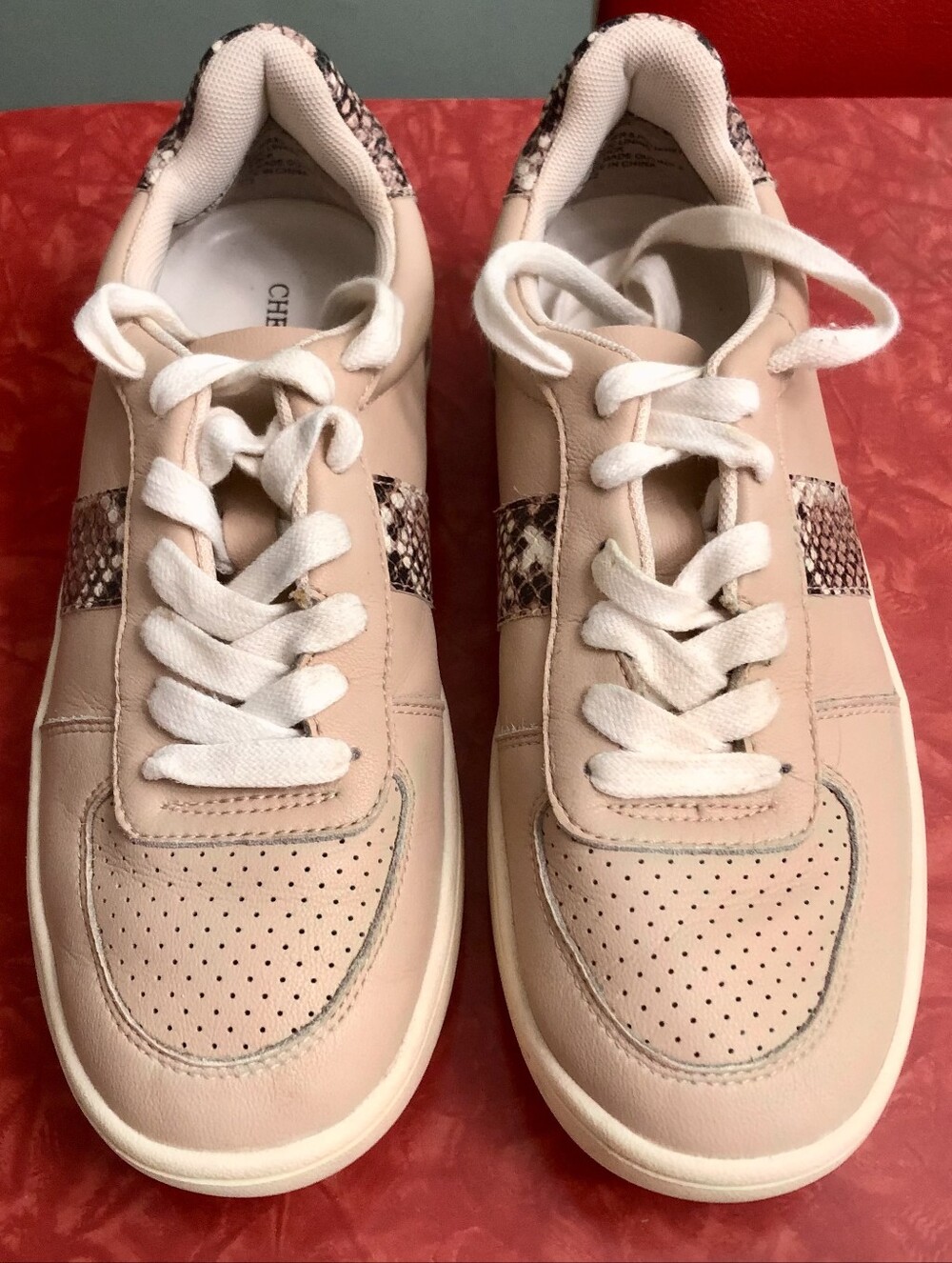 Chelsea & Violet Sneakers Snake Accent Casual Shoes Fashion Sneakers size 8